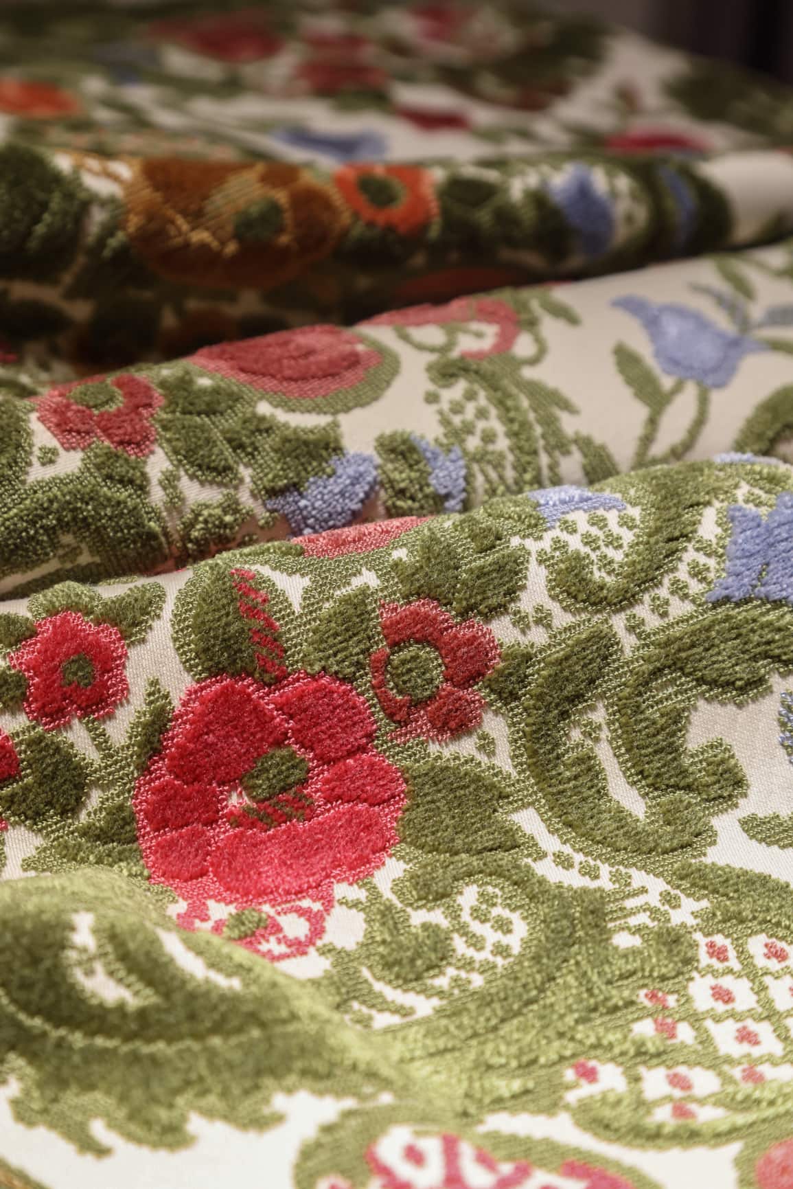 JBL Jacquard ভেলভেট কাস্টমাইজেশন রঙিন ফুলের ফ্রি নমুনা কাট-পাইল ফ্যাব্রিক লাক্সারি হোম টেক্সটাইল সোফার জন্য